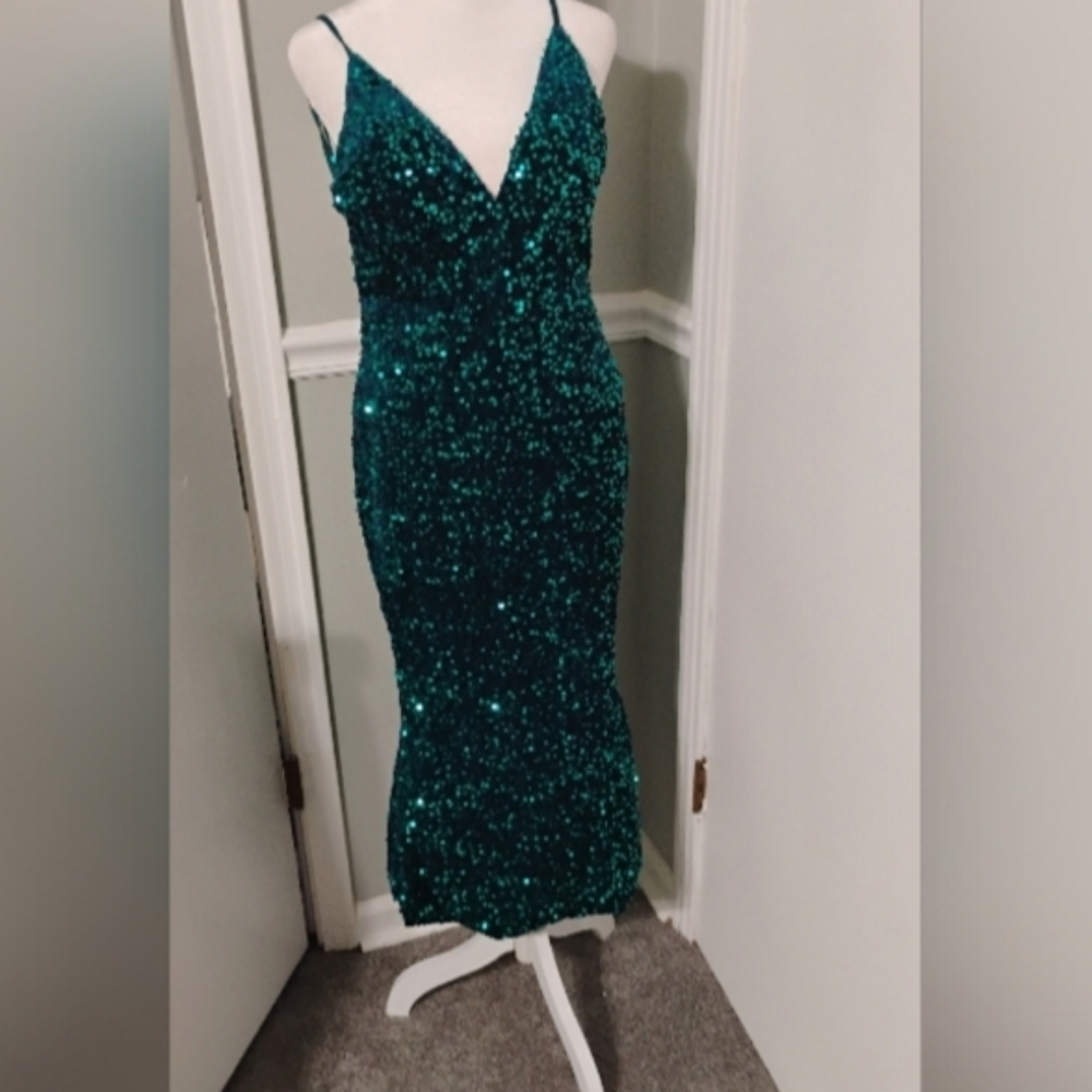 NWT Baltic Born Valdez Womens Sequined Green Gown Sz M